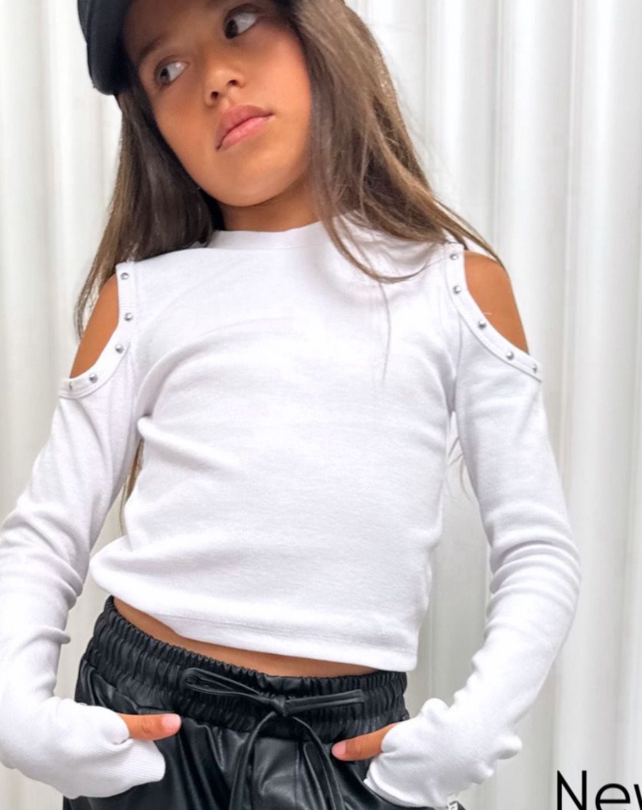 חולצה ניטים בידים כפפה